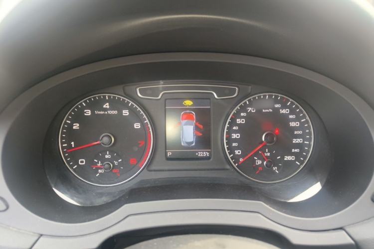 Used Audi Q3 2013 35 TFSI quattro Technology Edition Instrument Cluster
