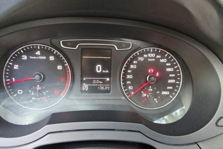 Used Audi Q3 2013 35 TFSI Comfort Model Instrument Cluster