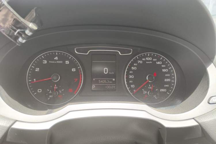 Used Audi Q3 2013 35 TFSI Ambition Edition Instrument Cluster