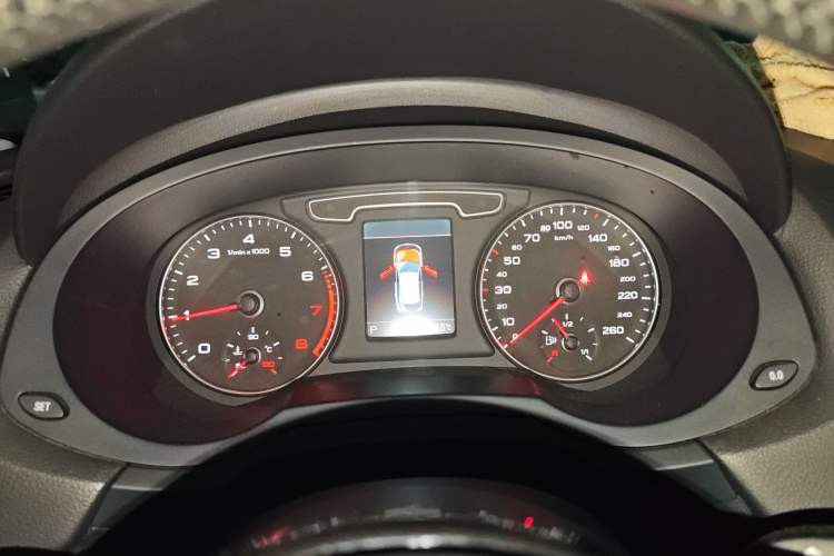 Used Audi Q3 2013 35 TFSI quattro Technology Edition Instrument Cluster