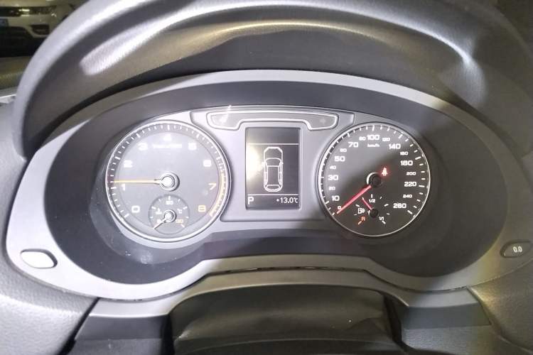 Used Audi Q3 2013 35 TFSI Comfort Model Instrument Cluster