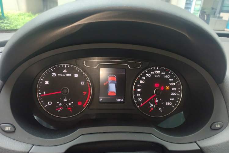 Used Audi Q3 2013 35 TFSI quattro Technology Edition Instrument Cluster