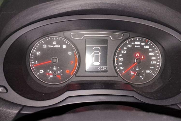 Used Audi Q3 2013 35 TFSI Comfort Model Instrument Cluster