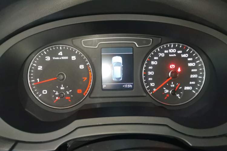 Used Audi Q3 2013 35 TFSI quattro Technology Edition Instrument Cluster