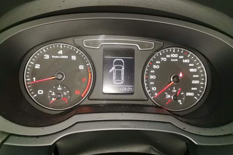 Used Audi Q3 2013 35 TFSI Comfort Model Instrument Cluster