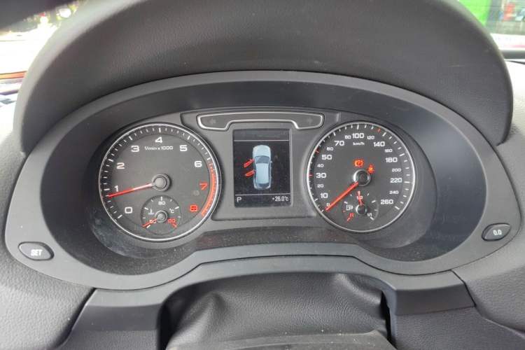 Used Audi Q3 2013 35 TFSI quattro Technology Edition Instrument Cluster