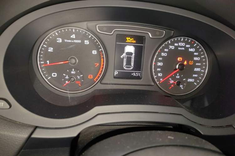 Used Audi Q3 2013 35 TFSI Comfort Model Instrument Cluster