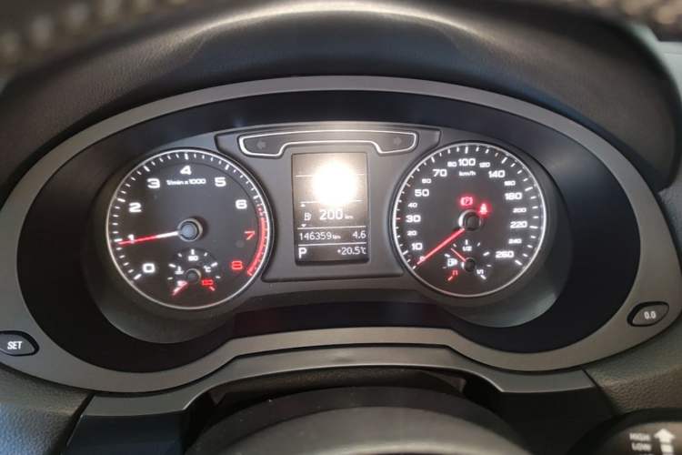 Used Audi Q3 2013 35 TFSI Comfort Model Instrument Cluster