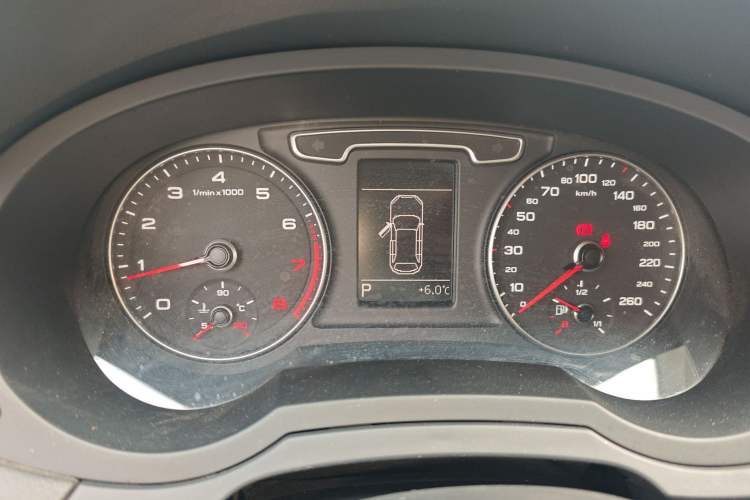 Used Audi Q3 2013 35 TFSI Ambition Edition Instrument Cluster