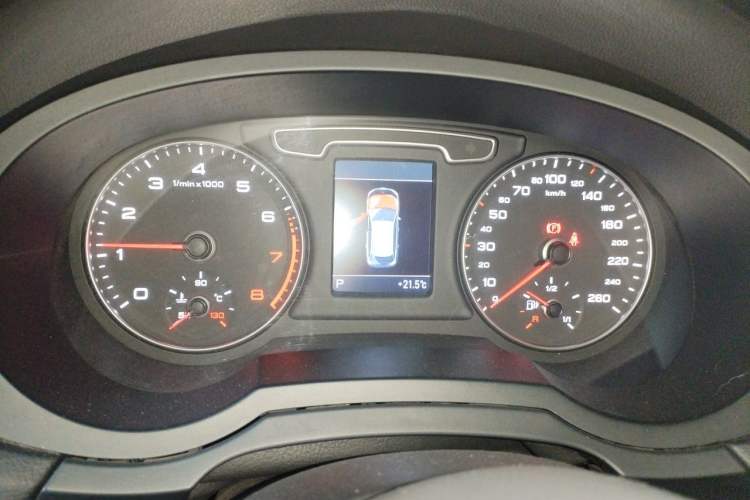 Used Audi Q3 2013 35 TFSI quattro Comfort Model Instrument Cluster