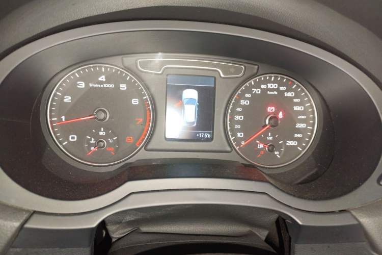 Used Audi Q3 2013 35 TFSI quattro Technology Edition Instrument Cluster