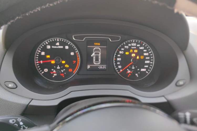 Used Audi Q3 2013 35 TFSI Comfort Model Instrument Cluster