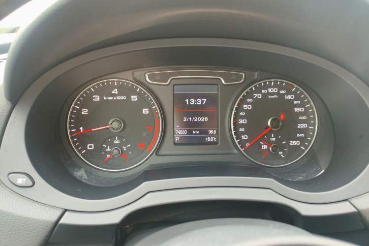 Used Audi Q3 2013 35 TFSI quattro Technology Edition Instrument Cluster