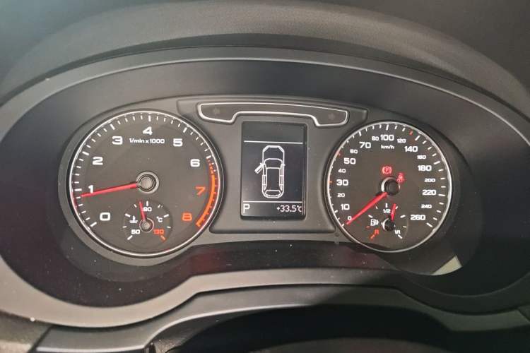Used Audi Q3 2013 35 TFSI Comfort Model Instrument Cluster