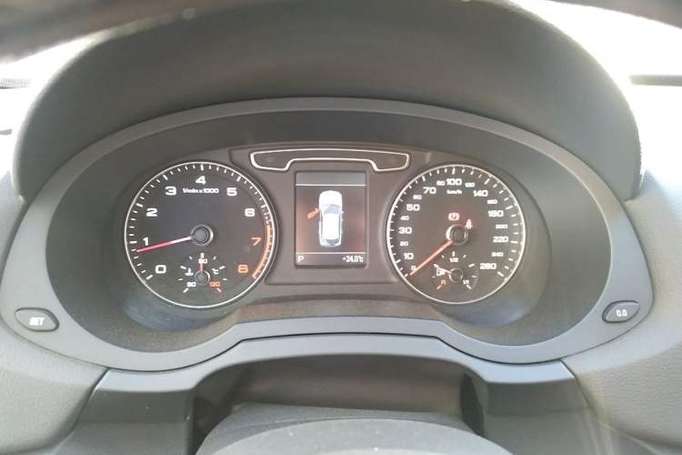 Used Audi Q3 2013 35 TFSI quattro Technology Edition Instrument Cluster