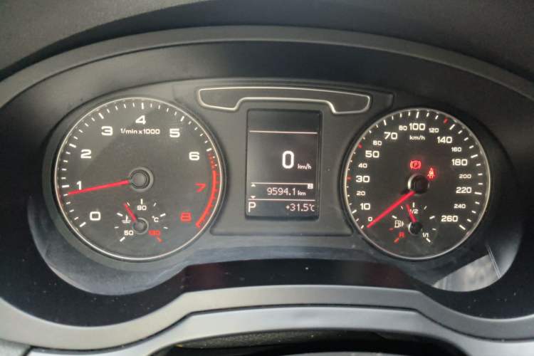 Used Audi Q3 2013 35 TFSI Ambition Edition Instrument Cluster