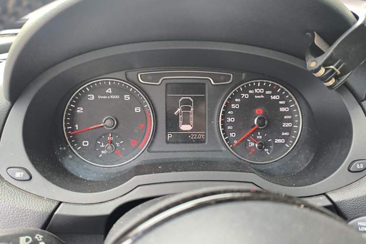 Used Audi Q3 2013 35 TFSI Comfort Model Instrument Cluster