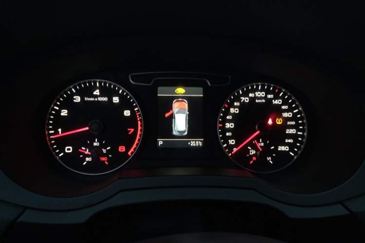 Used Audi Q3 2013 35 TFSI quattro Comfort Model Instrument Cluster