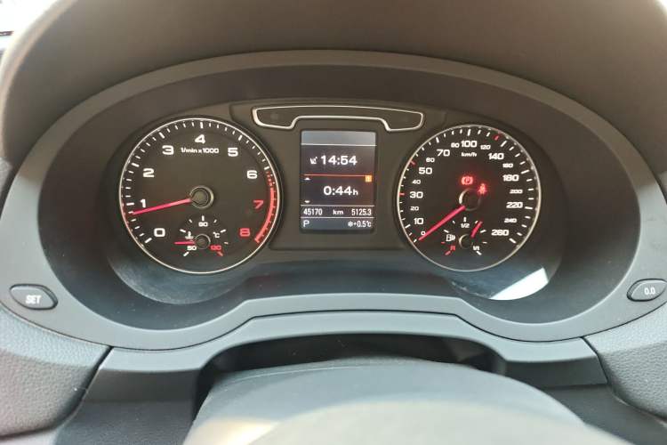 Used Audi Q3 2013 35 TFSI quattro Comfort Model Instrument Cluster