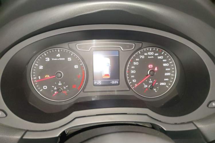 Used Audi Q3 2013 40 TFSI quattro Luxury Model Instrument Cluster