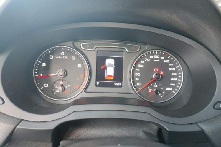 Used Audi Q3 2013 35 TFSI quattro Comfort Model Instrument Cluster
