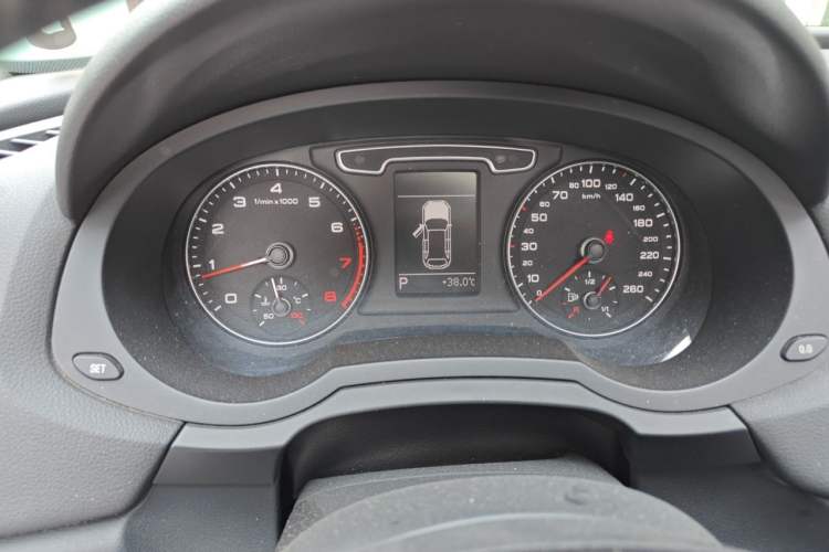 Used Audi Q3 2013 35 TFSI Ambition Edition Instrument Cluster