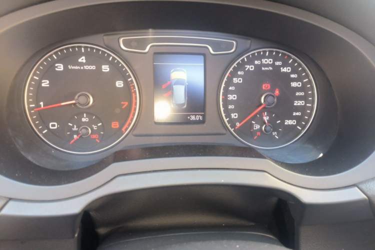 Used Audi Q3 2013 35 TFSI quattro Comfort Model Instrument Cluster