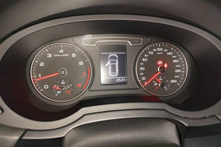 Used Audi Q3 2013 35 TFSI Ambition Edition Instrument Cluster