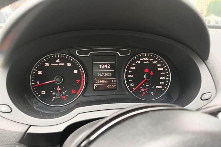 Used Audi Q3 2013 35 TFSI Ambition Edition Instrument Cluster