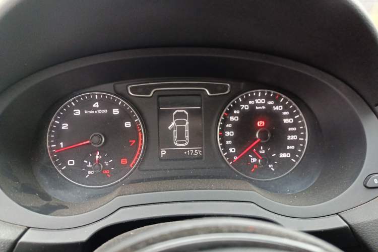 Used Audi Q3 2013 35 TFSI Comfort Model Instrument Cluster