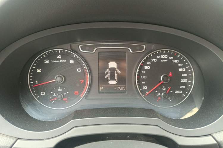 Used Audi Q3 2013 35 TFSI Ambition Edition Instrument Cluster