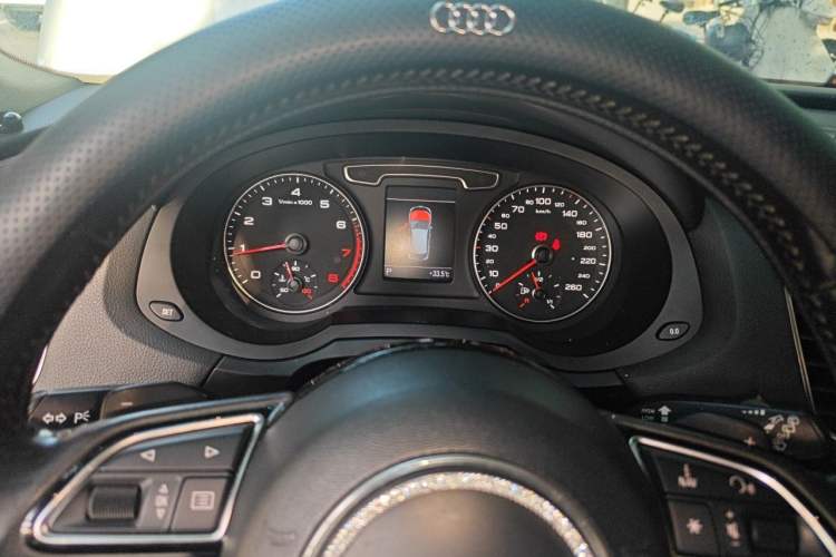 Used Audi Q3 2013 35 TFSI quattro Technology Edition Instrument Cluster