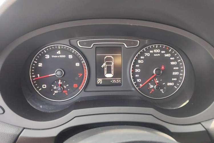 Used Audi Q3 2013 35 TFSI Comfort Model Instrument Cluster