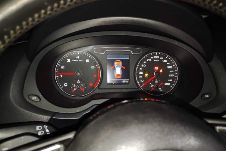 Used Audi Q3 2013 35 TFSI quattro Luxury Model Instrument Cluster