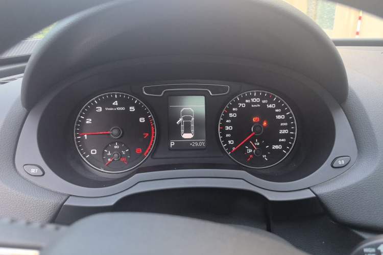 Used Audi Q3 2013 35 TFSI Ambition Edition Instrument Cluster