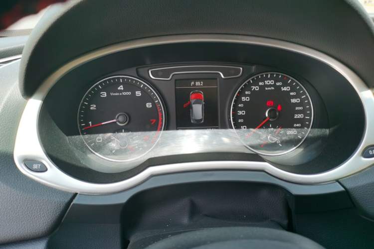 Used Audi Q3 2013 35 TFSI quattro Technology Edition Instrument Cluster