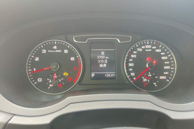 Used Audi Q3 2013 35 TFSI Comfort Model Instrument Cluster