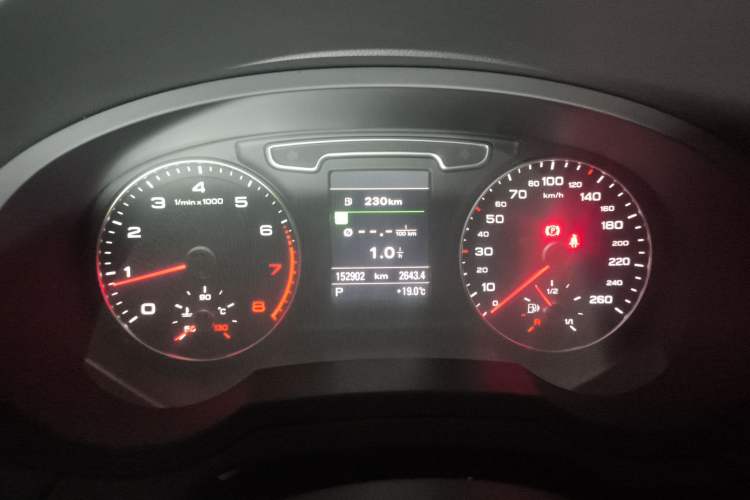 Used Audi Q3 2013 35 TFSI quattro Comfort Model Instrument Cluster