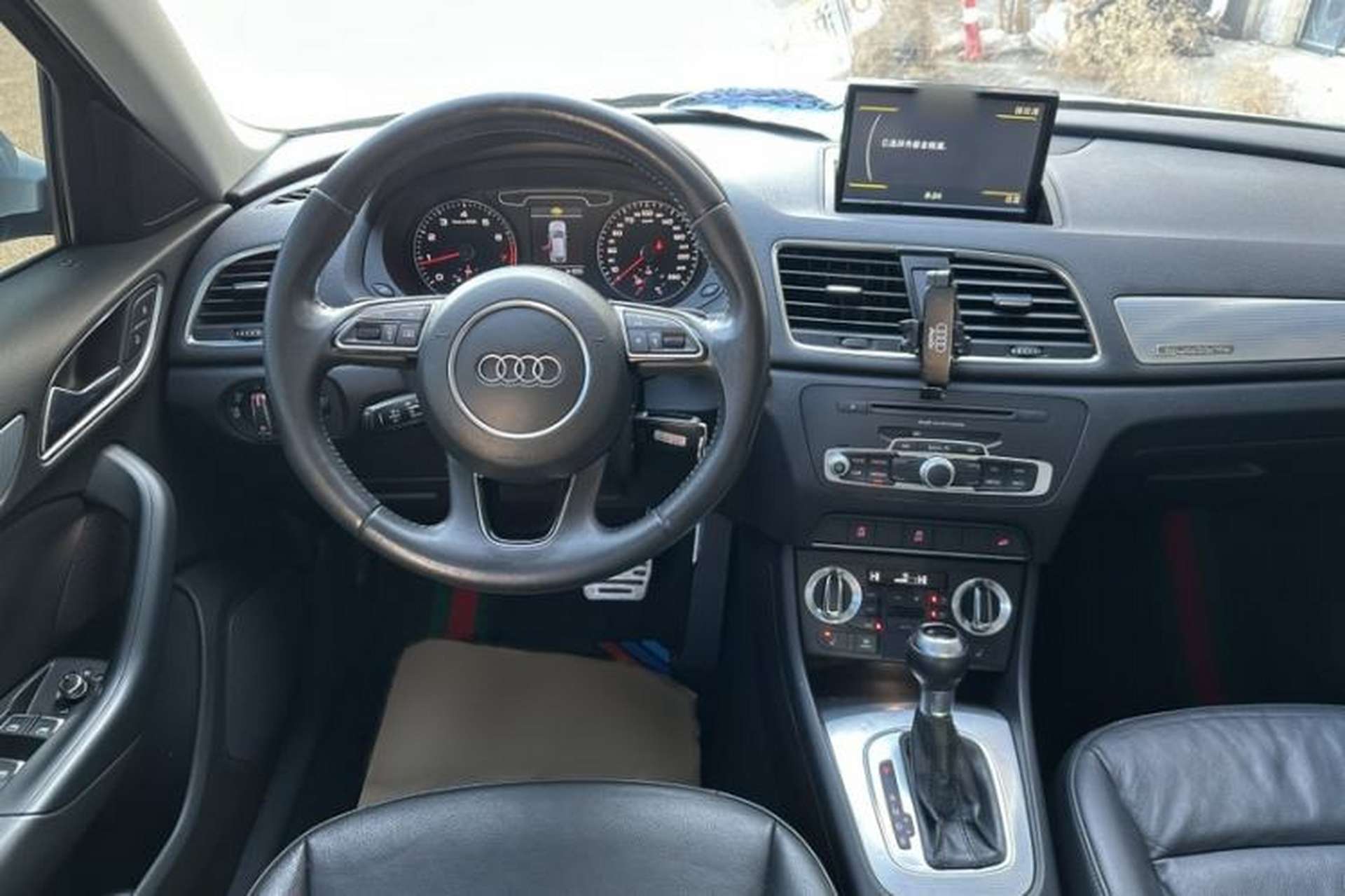 Used Audi Q3 2013 35 TFSI quattro Technology Edition Interior 1