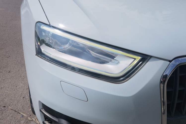 Used Audi Q3 2013 35 TFSI quattro Technology Edition Interior 1