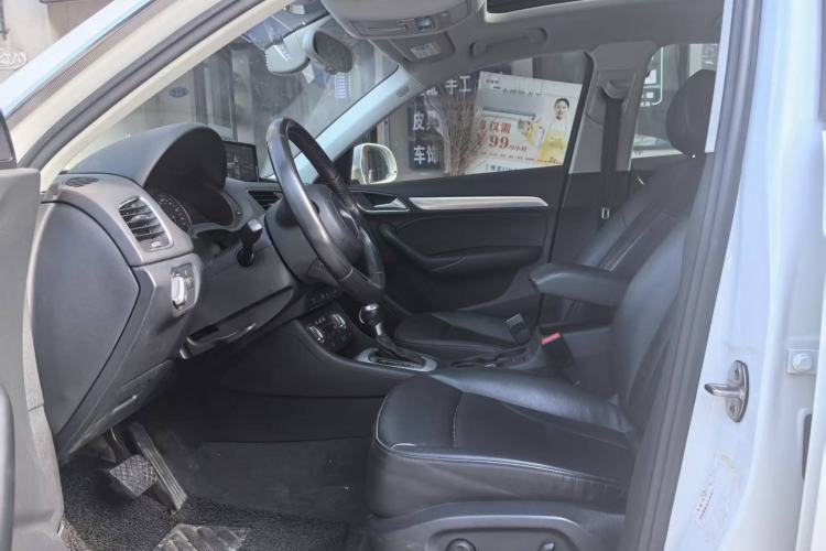 Used Audi Q3 2013 35 TFSI quattro Technology Edition Interior 1