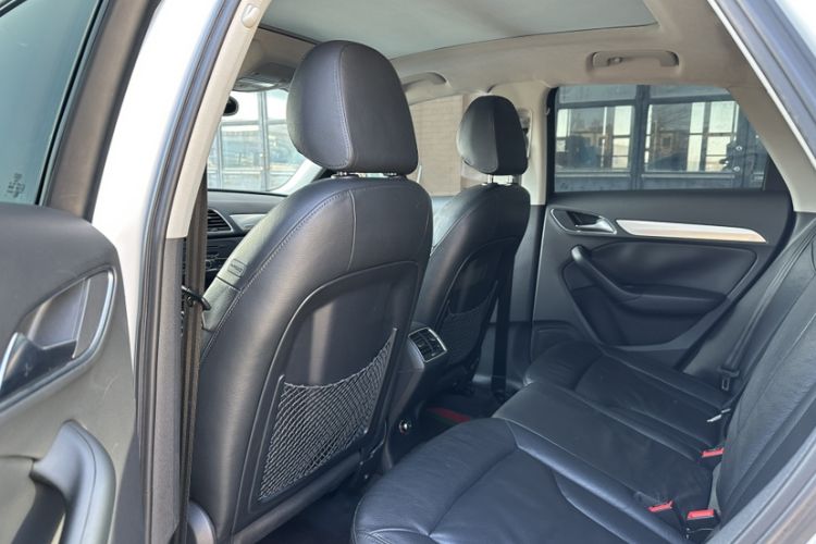 Used Audi Q3 2013 35 TFSI quattro Technology Edition Interior 3