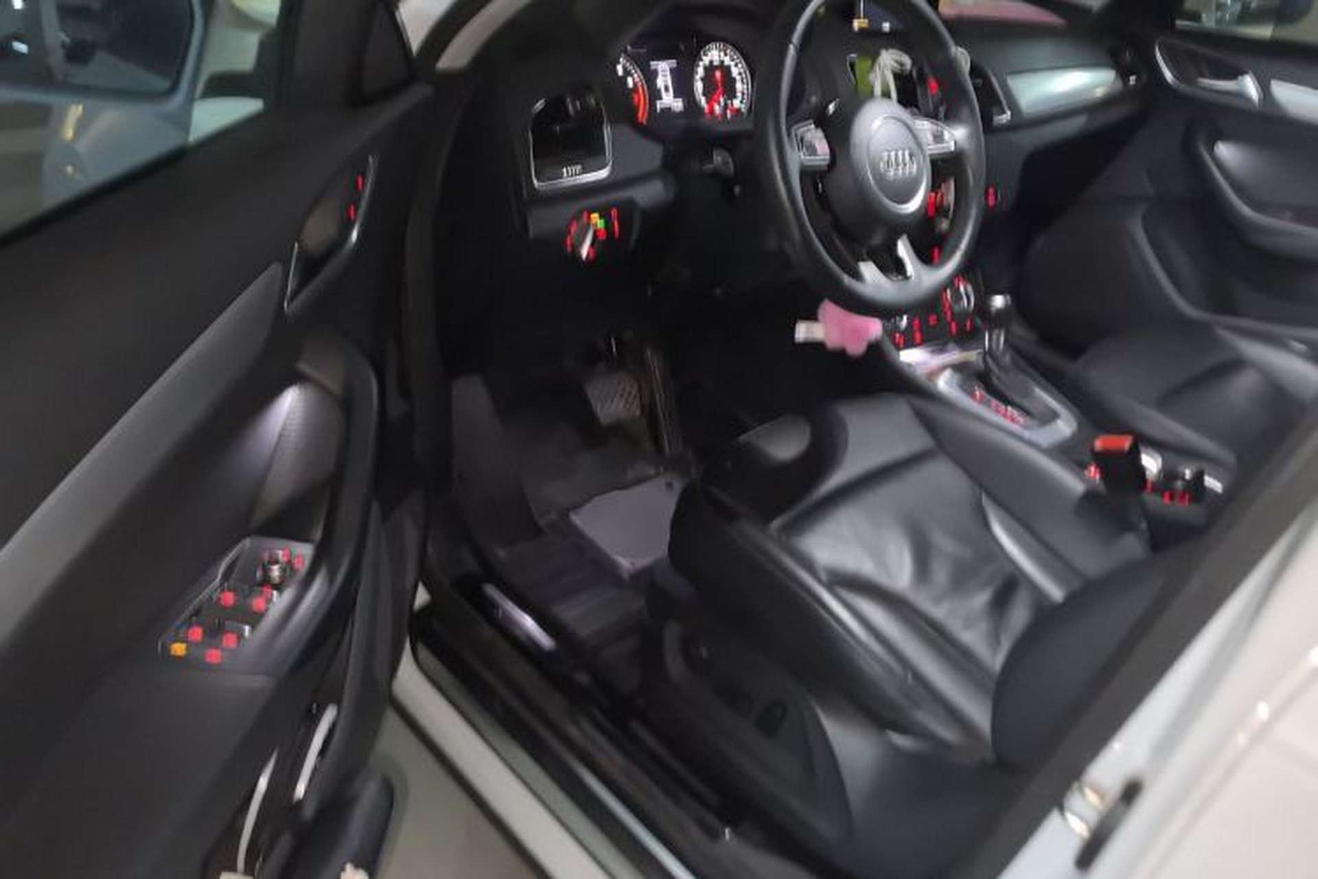 Used Audi Q3 2013 35 TFSI Comfort Model Interior 3