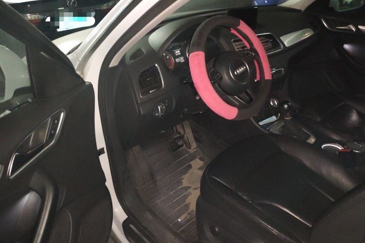 Used Audi Q3 2013 35 TFSI Comfort Model Interior 3