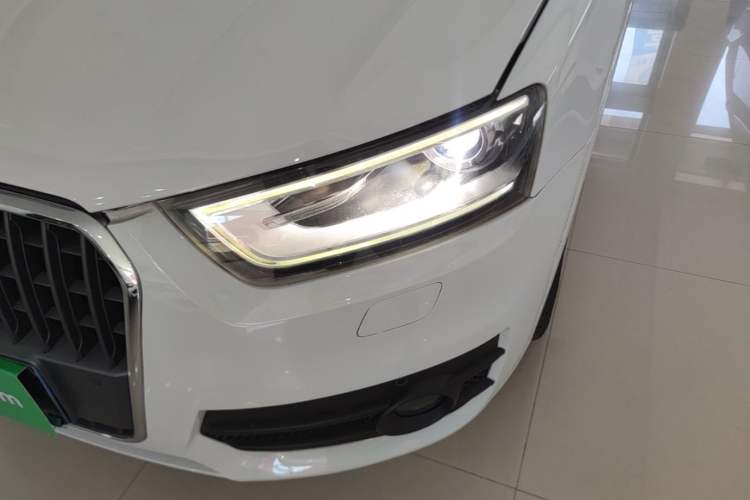Used Audi Q3 2013 35 TFSI Comfort Model Left Front Headlight