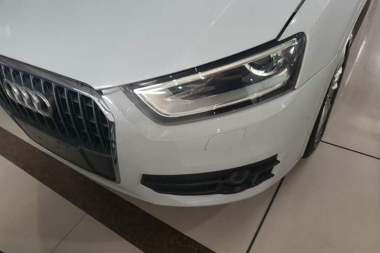 Used Audi Q3 2013 35 TFSI quattro Technology Edition Left Front Headlight