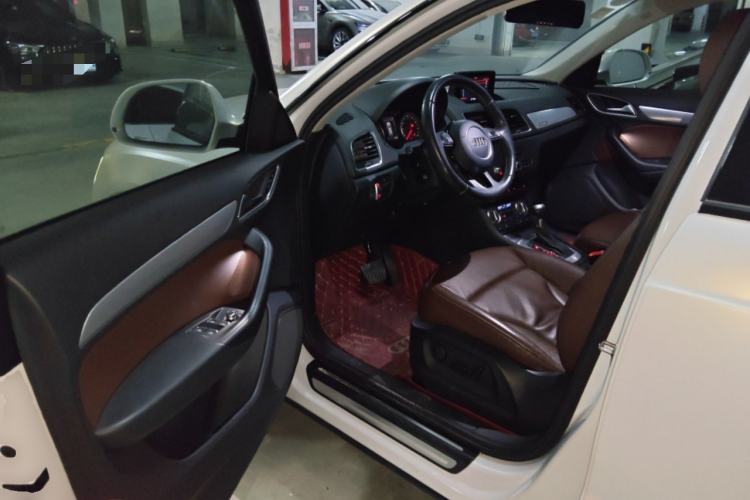 Used Audi Q3 2013 35 TFSI quattro Luxury Model Left Front Seat