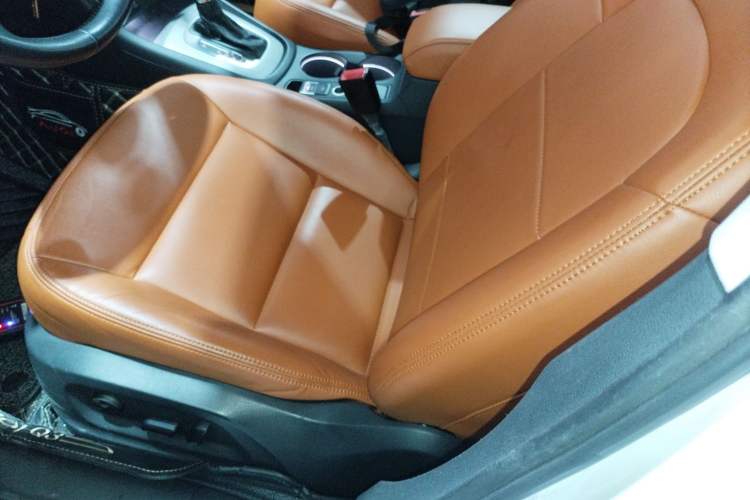 Used Audi Q3 2013 35 TFSI Ambition Edition Left Front Seat