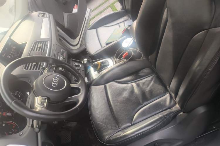 Used Audi Q3 2013 35 TFSI quattro Technology Edition Left Front Seat