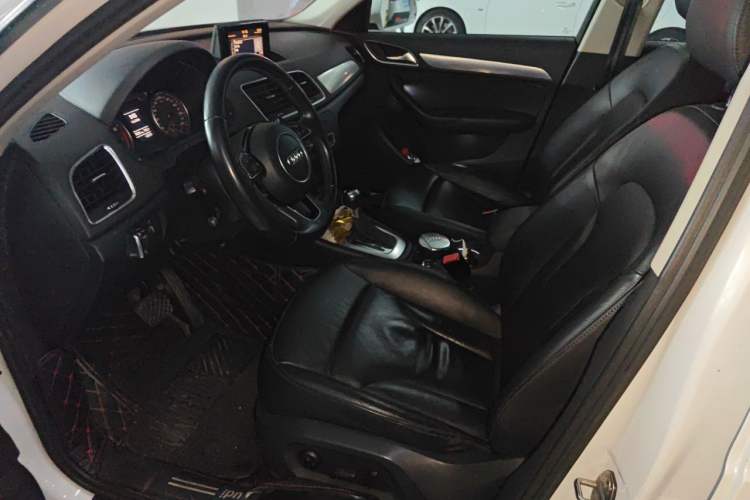 Used Audi Q3 2013 35 TFSI Comfort Model Left Front Seat